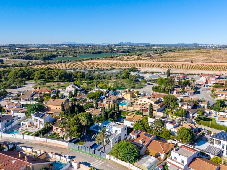 Villa for Sale in Campoamor, Alicante 38