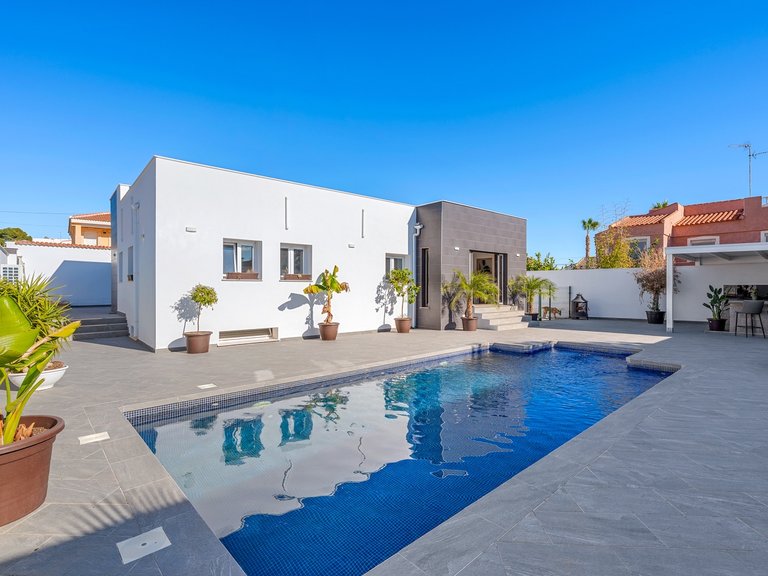 Villa for Sale in Ciudad Quesada, Alicante 1