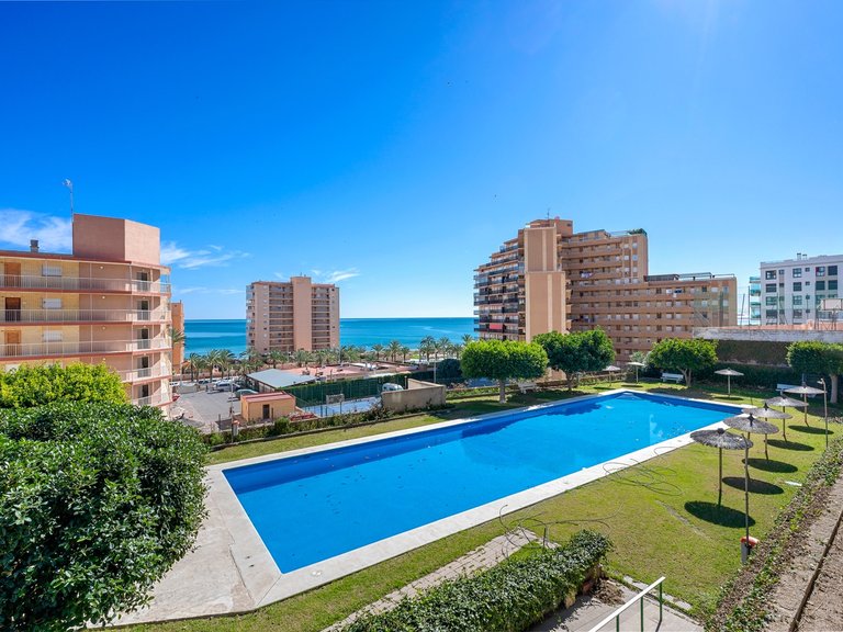 Apartment for Sale in Segunda linea playa, Arenales Del Sol, Alicante 1