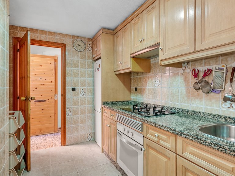 Apartment for Sale in Segunda linea playa, Arenales Del Sol, Alicante 11