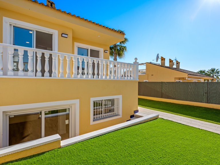 Town House for Sale in Benimar, Alicante 37