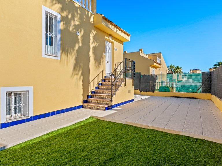 Town House for Sale in Benimar, Alicante 31