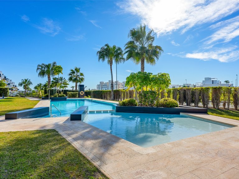 Apartment for Sale in Villamartin, Alicante 45