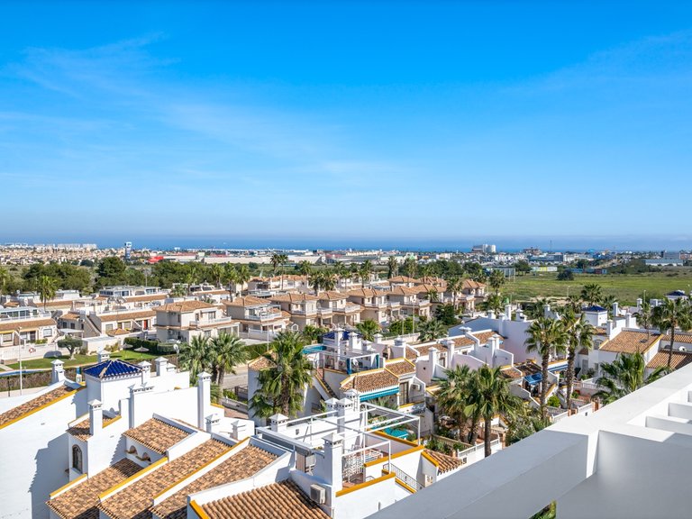 Apartment for Sale in Villamartin, Alicante 46