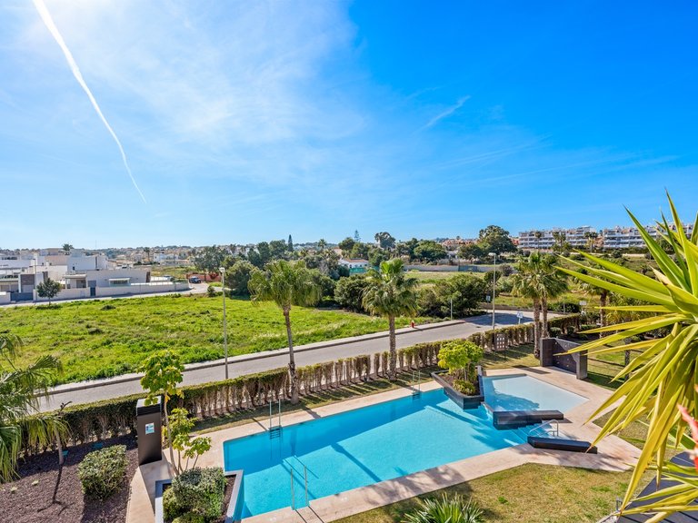 Apartment for Sale in Villamartin, Alicante 47