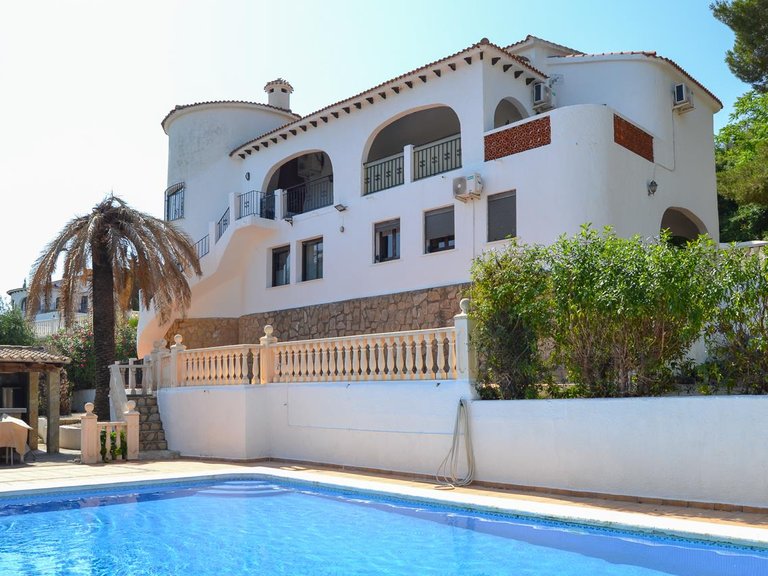 Villa for Sale in Inland Pedreguer, Alicante 1