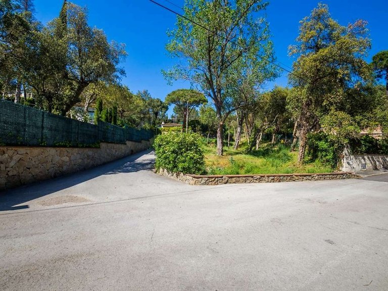 Plot for Sale in Santa Cristina D'aro, Gerona 3