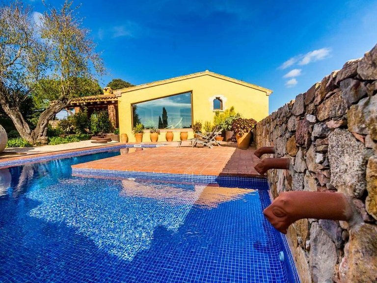 Town House for Sale in Mont-ras, Gerona 3