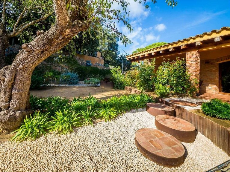 Town House for Sale in Mont-ras, Gerona 5