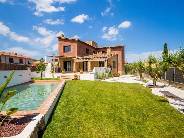 Town House for Sale in Vall-llobrega, Gerona 4