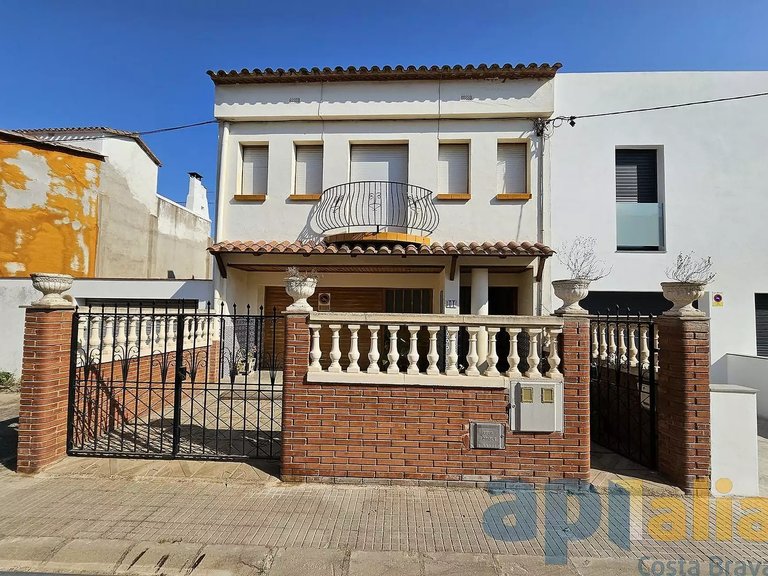 Town House for Sale in Palamós, Gerona 49