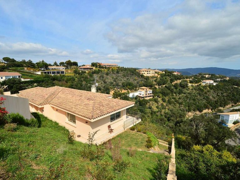 Town House for Sale in Platja D'aro, Gerona 1