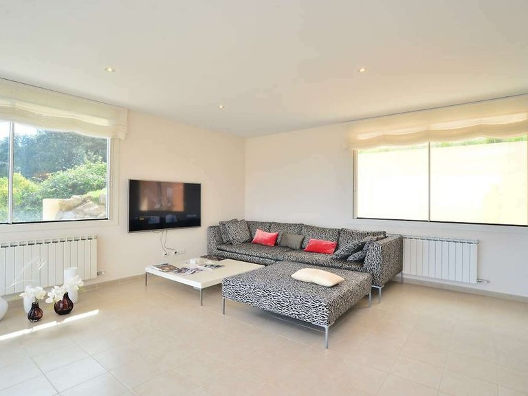 Town House for Sale in Platja D'aro, Gerona 11