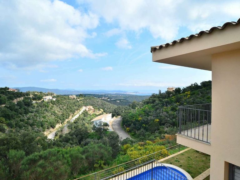 Town House for Sale in Platja D'aro, Gerona 32