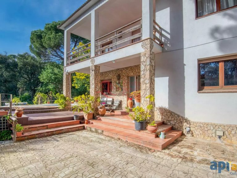 Town House for Sale in Sant Feliu De Guíxols, Gerona 2