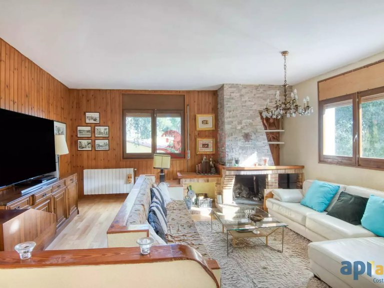 Town House for Sale in Sant Feliu De Guíxols, Gerona 3