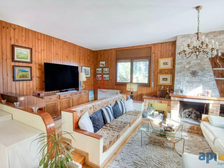 Town House for Sale in Sant Feliu De Guíxols, Gerona 9