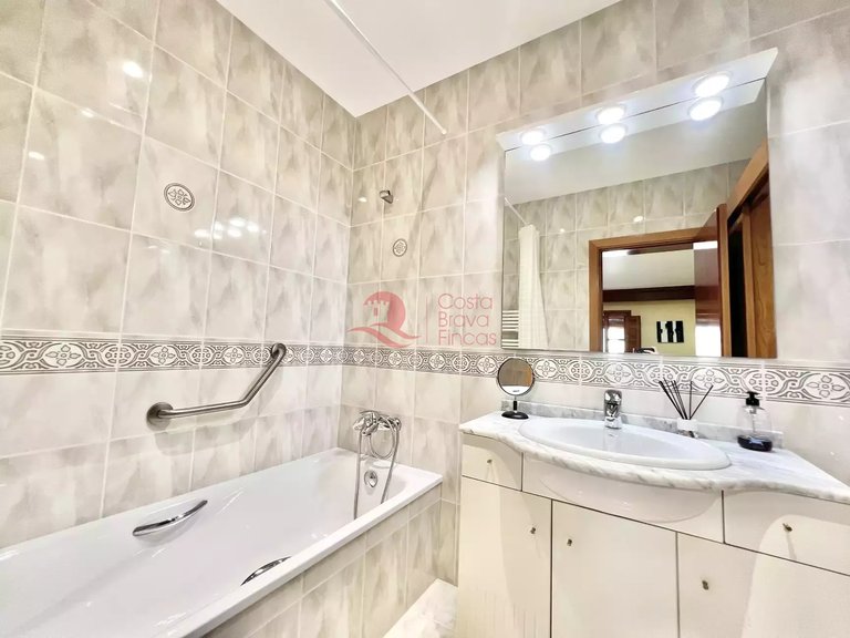 Town House for Sale in Palamós, Gerona 17