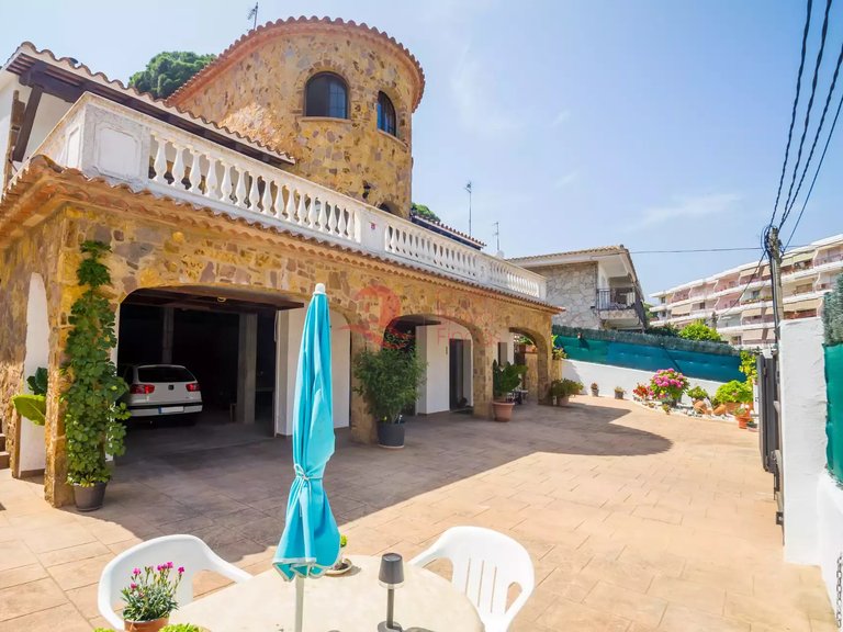 Town House for Sale in Platja D'aro, Gerona 3