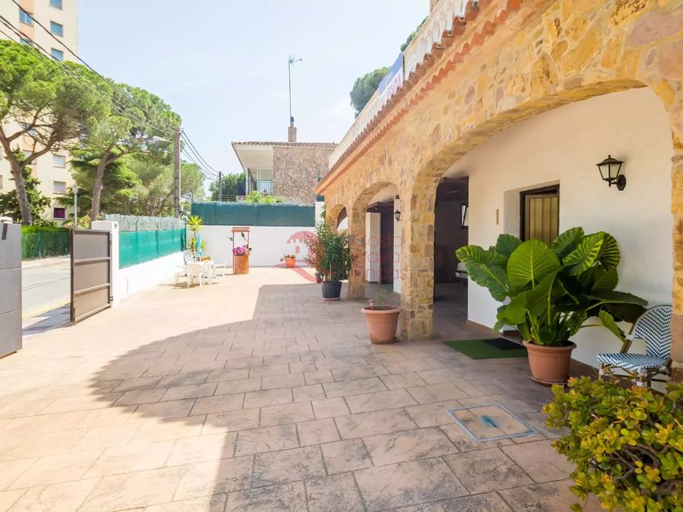 Town House for Sale in Platja D'aro, Gerona 4