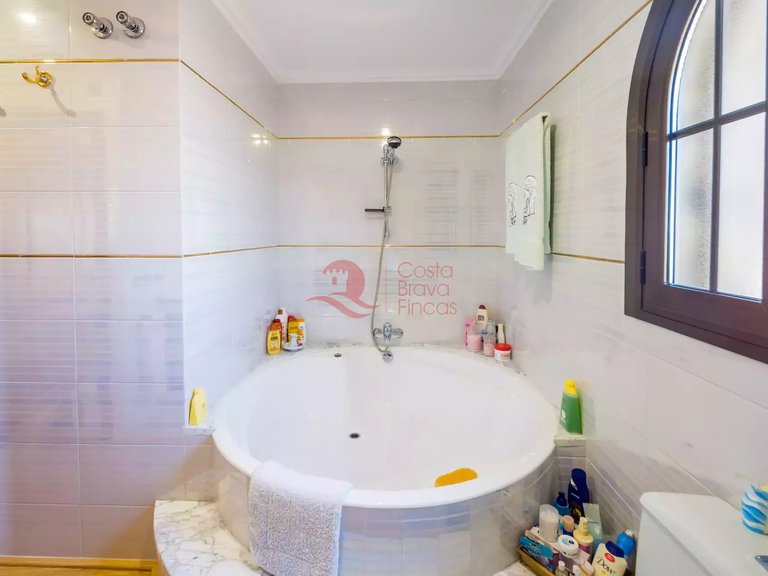 Town House for Sale in Platja D'aro, Gerona 33