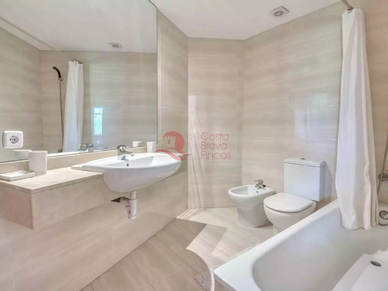 Apartment for Sale in Sant Feliu De Guíxols, Gerona 15