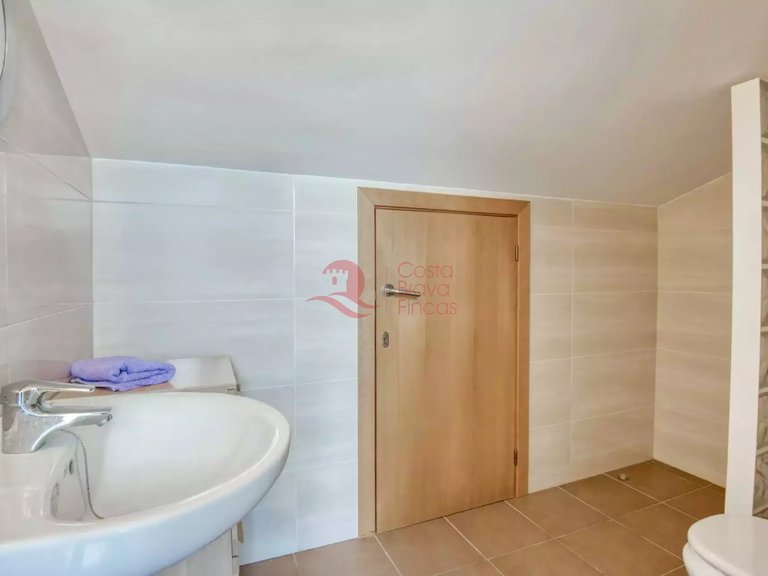 Apartment for Sale in Sant Feliu De Guíxols, Gerona 17