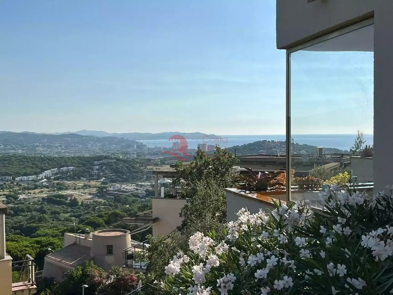 Apartment for Sale in Sant Feliu De Guíxols, Gerona 25
