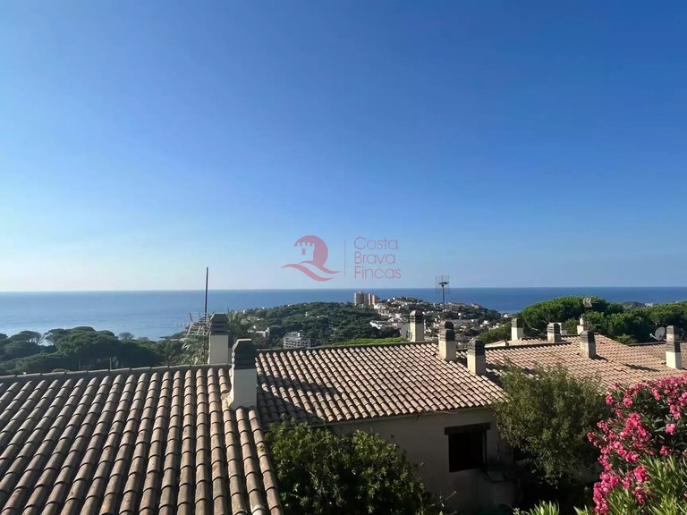 Apartment for Sale in Sant Feliu De Guíxols, Gerona 7