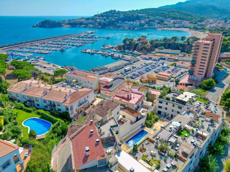 Apartment for Sale in Sant Feliu De Guíxols, Gerona 1