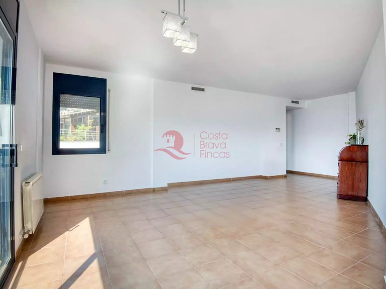 Apartment for Sale in Sant Feliu De Guíxols, Gerona 8