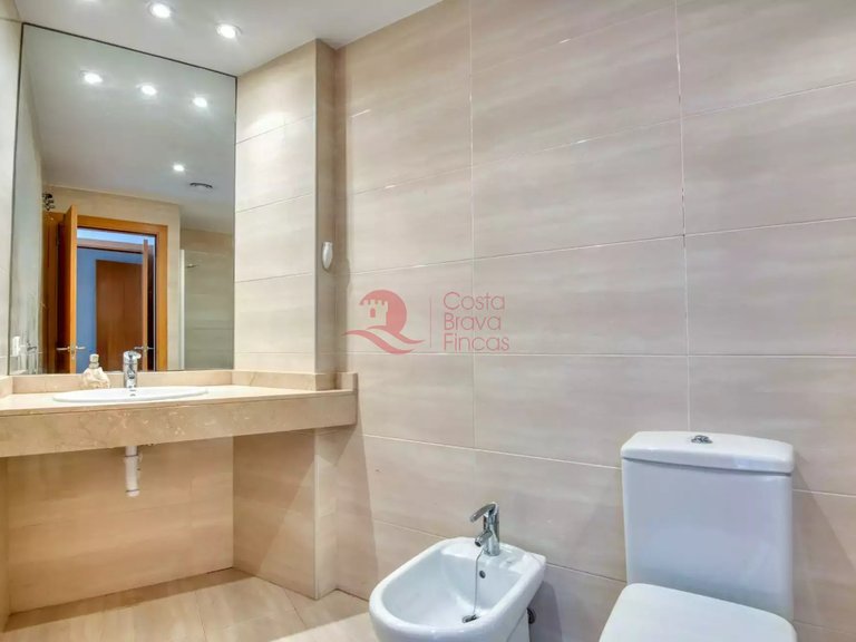 Apartment for Sale in Sant Feliu De Guíxols, Gerona 20