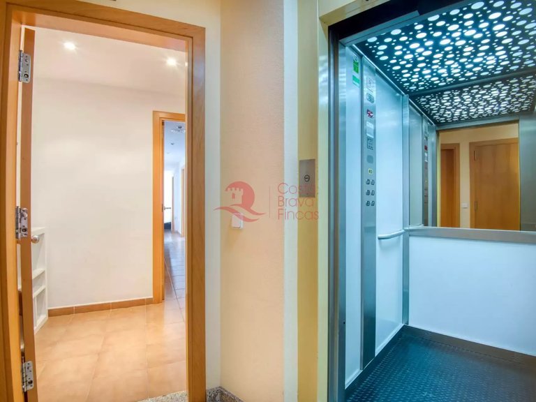 Apartment for Sale in Sant Feliu De Guíxols, Gerona 27
