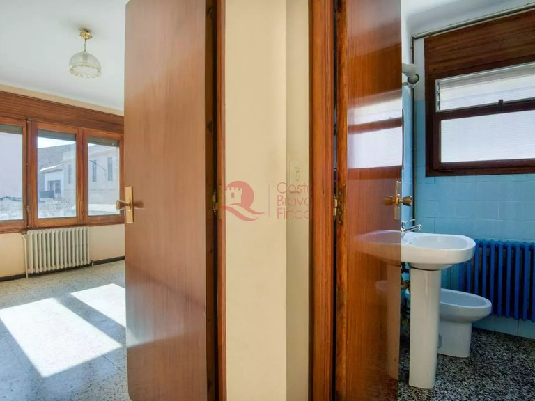 Town House for Sale in Sant Feliu De Guíxols, Gerona 24