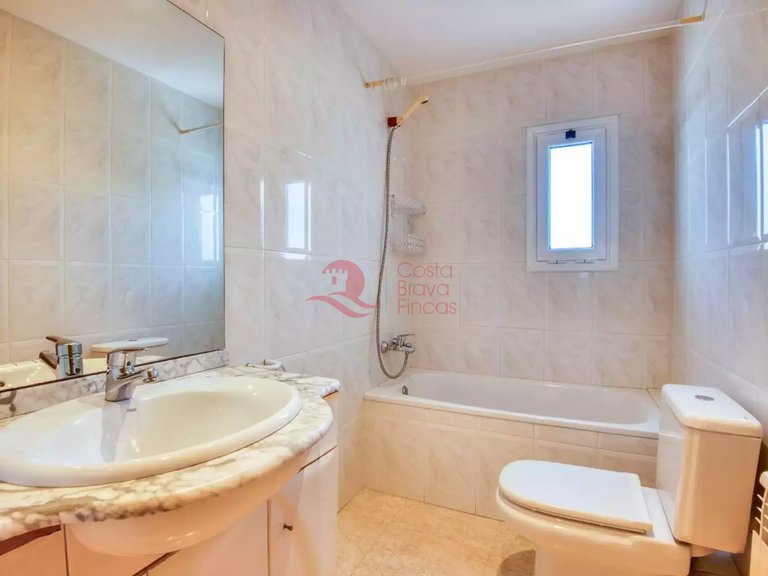 Town House for Sale in Sant Feliu De Guíxols, Gerona 36