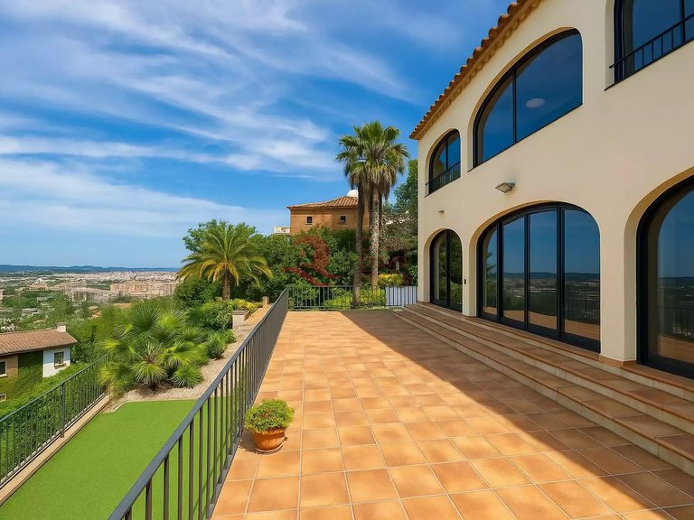 Town House for Sale in Sant Antoni De Calonge, Gerona 4