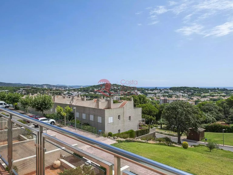 Town House for Sale in Sant Feliu De Guíxols, Gerona 2