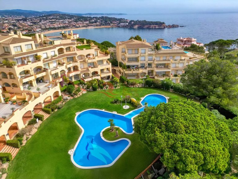 Apartment for Sale in Sant Feliu De Guíxols, Gerona 2