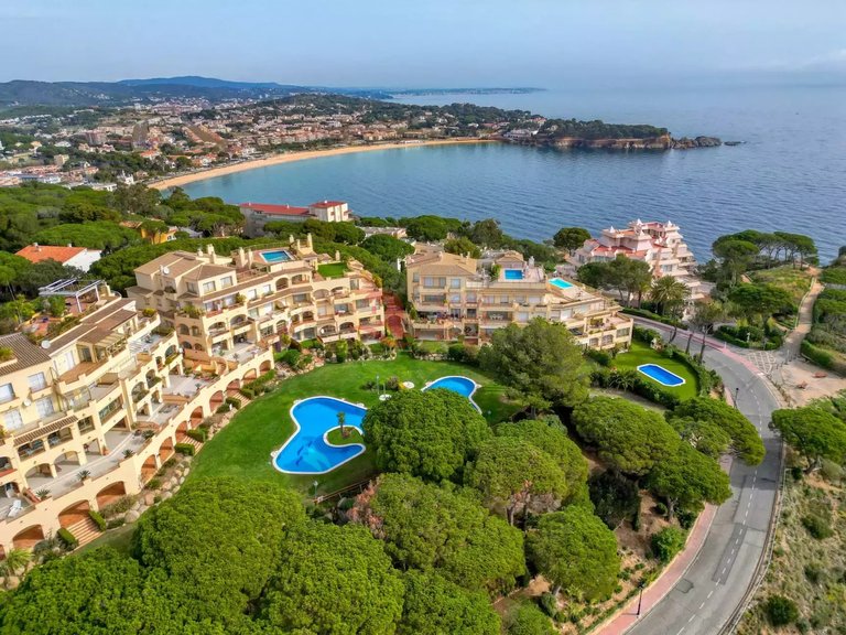 Apartment for Sale in Sant Feliu De Guíxols, Gerona 3