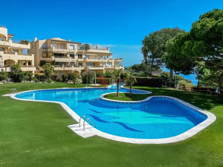 Apartment for Sale in Sant Feliu De Guíxols, Gerona 4