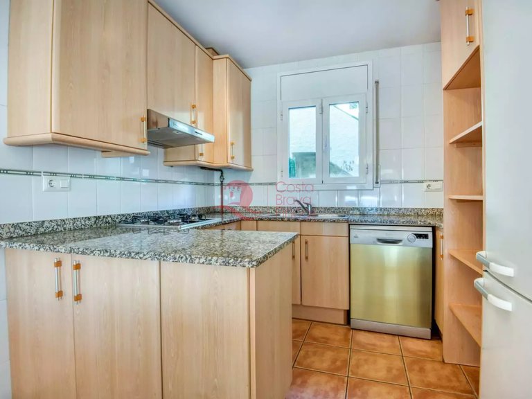 Town House for Sale in Sant Feliu De Guíxols, Gerona 4