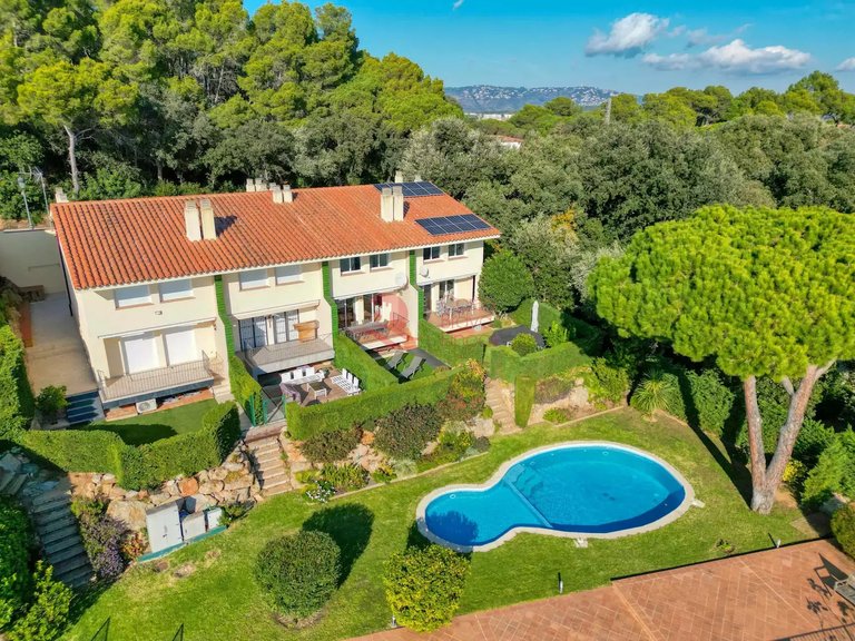 Town House for Sale in Sant Feliu De Guíxols, Gerona 27