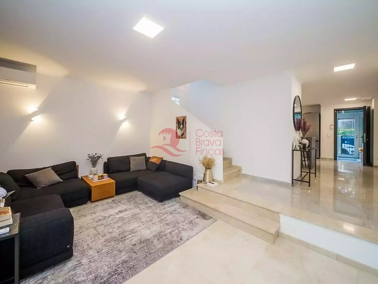 Town House for Sale in Platja D'aro, Gerona 4