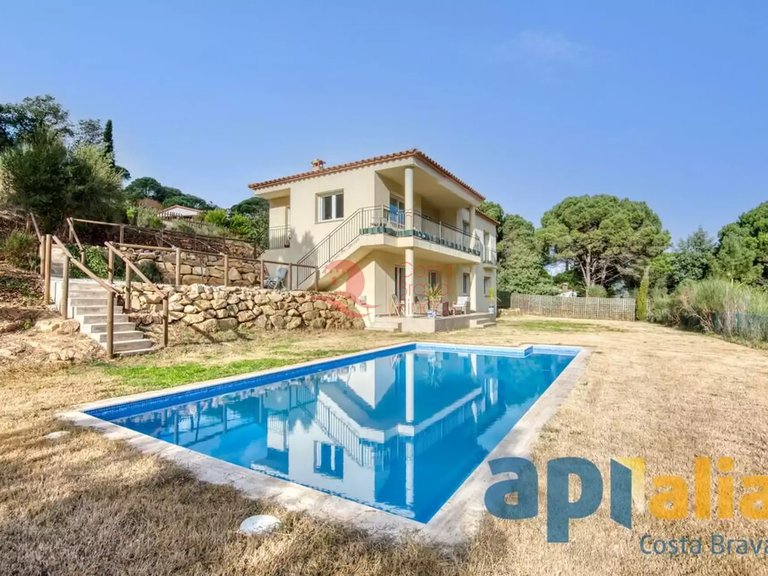 Town House for Sale in Santa Cristina D'aro, Gerona 2