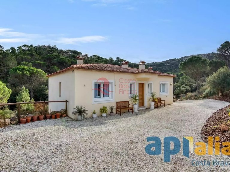 Town House for Sale in Santa Cristina D'aro, Gerona 3
