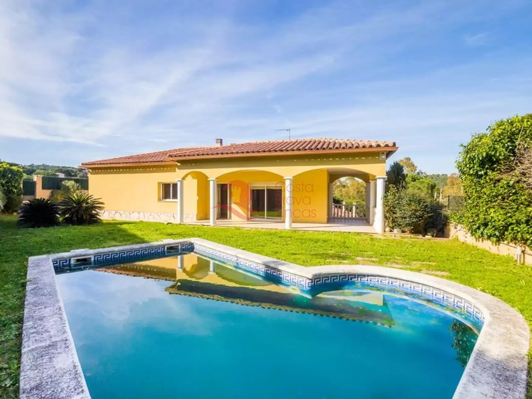 Town House for Sale in Calonge, Gerona 1