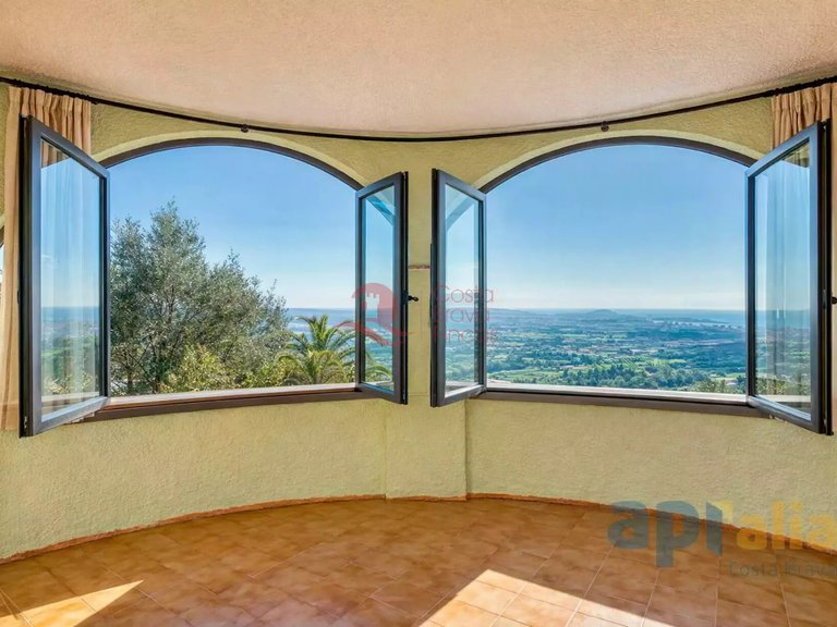 Town House for Sale in Calonge, Gerona 2