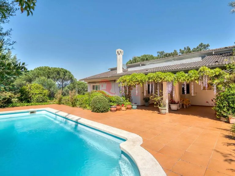Town House for Sale in Santa Cristina D'aro, Gerona 1