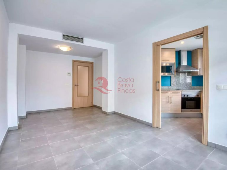 Apartment for Sale in Sant Feliu De Guíxols, Gerona 1