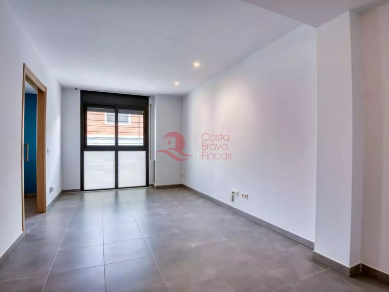 Apartment for Sale in Sant Feliu De Guíxols, Gerona 5